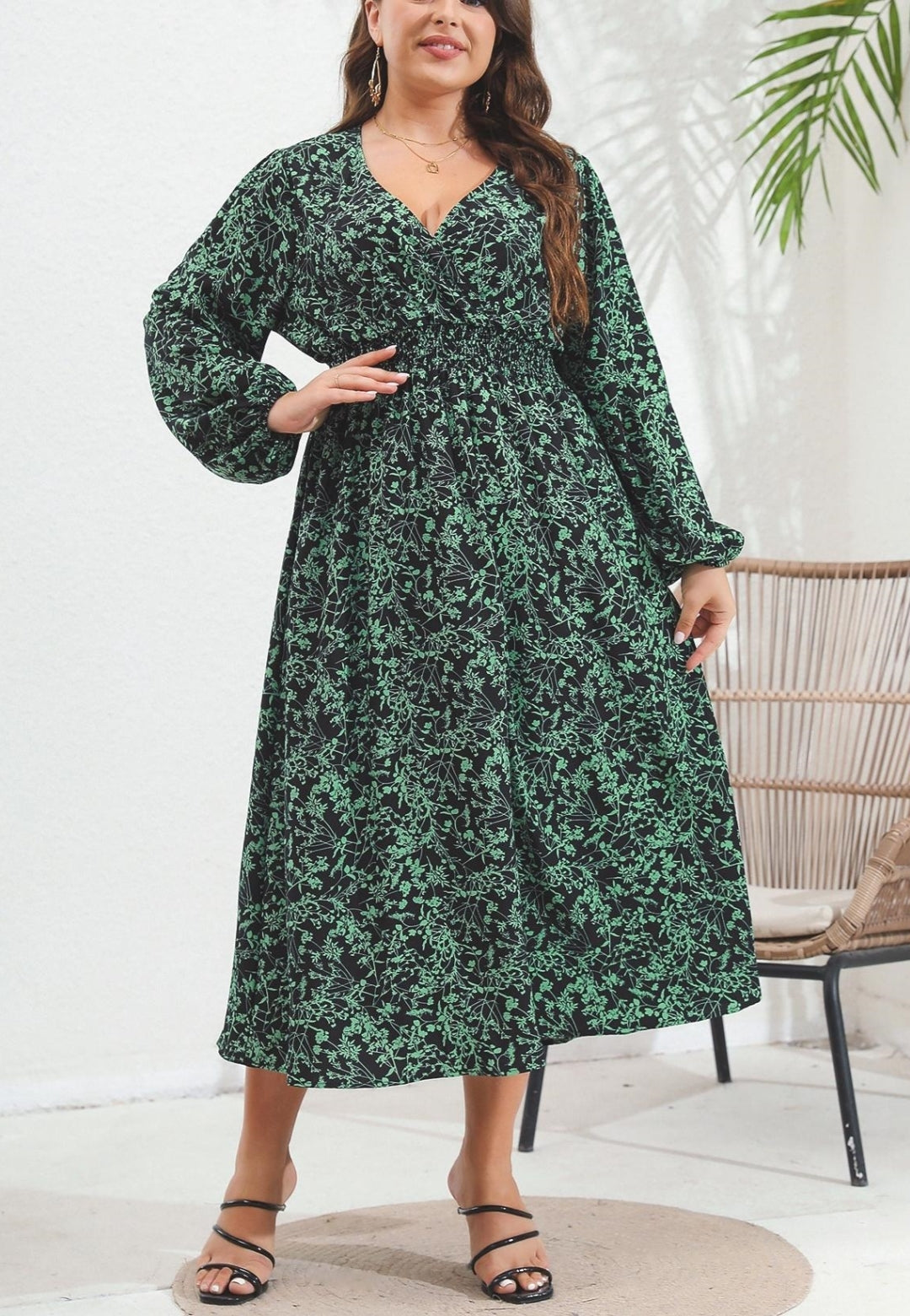 Vestido midi con estampado de hojas
