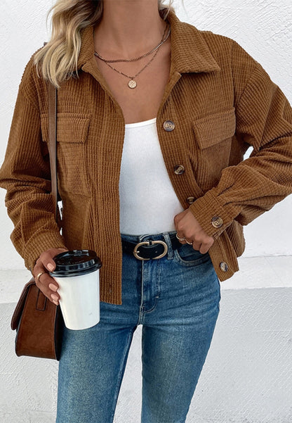 Chaqueta de pana texturizada con botones en la parte delantera