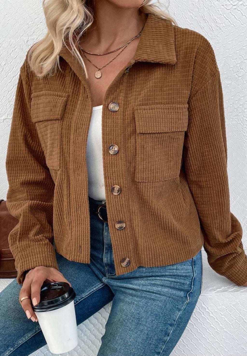 Chaqueta de pana texturizada con botones en la parte delantera