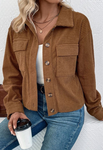 Chaqueta de pana texturizada con botones en la parte delantera