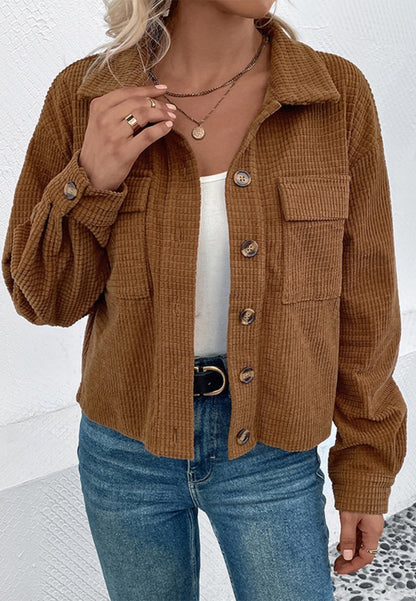 Chaqueta de pana texturizada con botones en la parte delantera