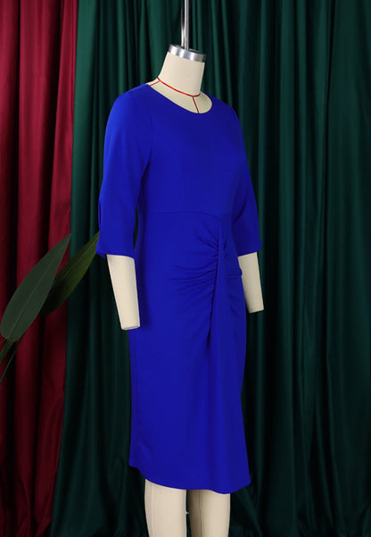 Vestido con mangas al codo y detalle fruncido