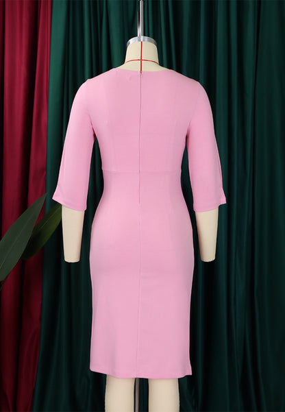 Vestido con mangas al codo y detalle fruncido