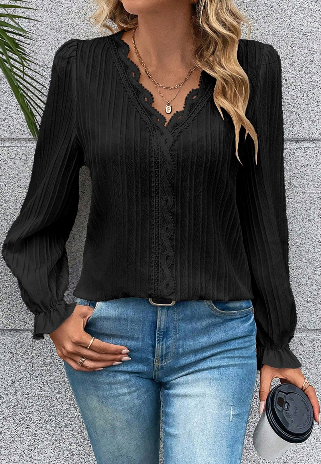 Blusa texturizada con ribete de encaje de crochet