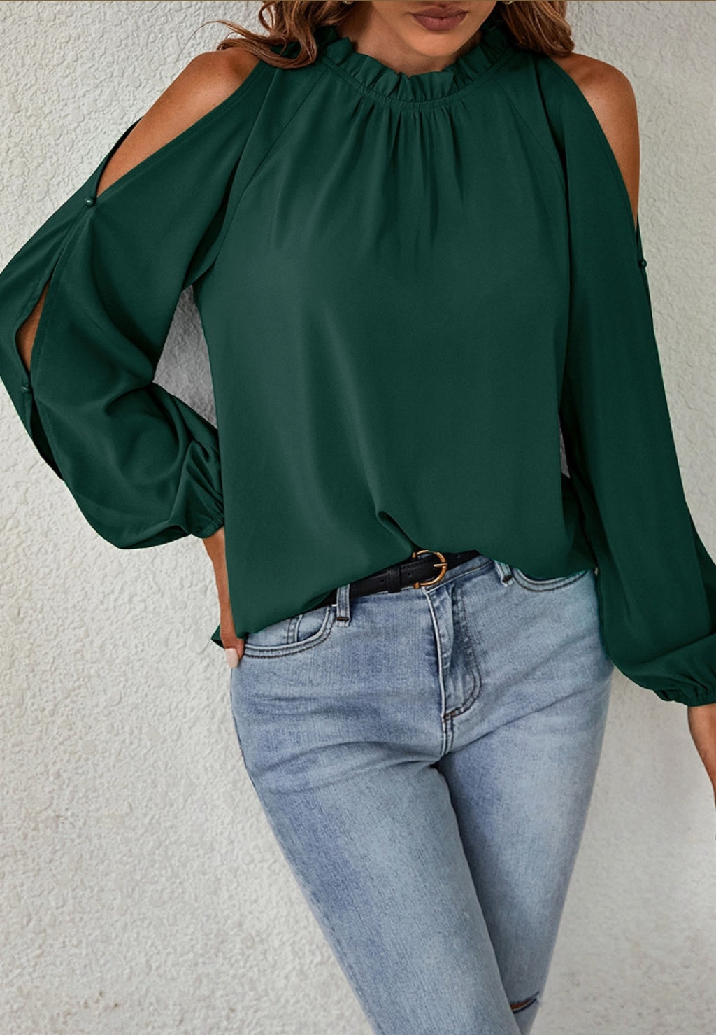Blusa de manga larga con hombros descubiertos