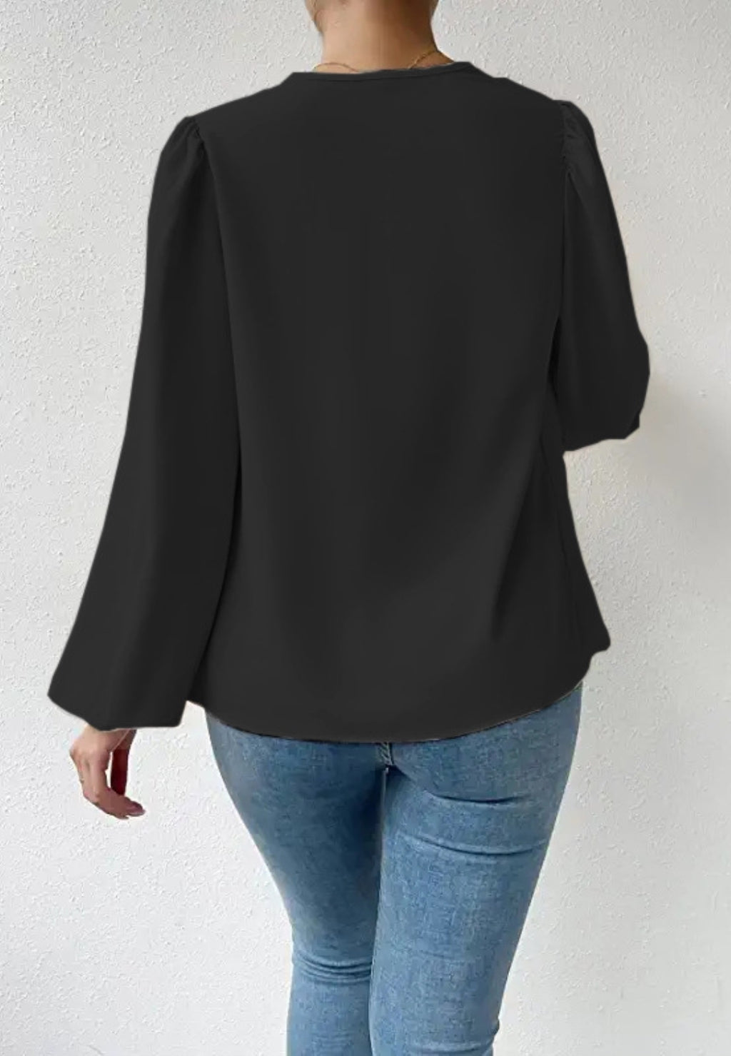 Blusa con cuello vuelto y mangas de obispo