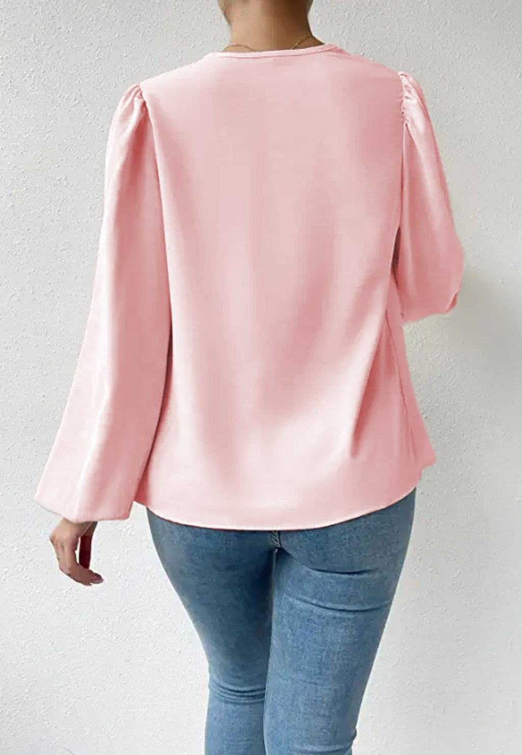 Blusa con cuello vuelto y mangas de obispo