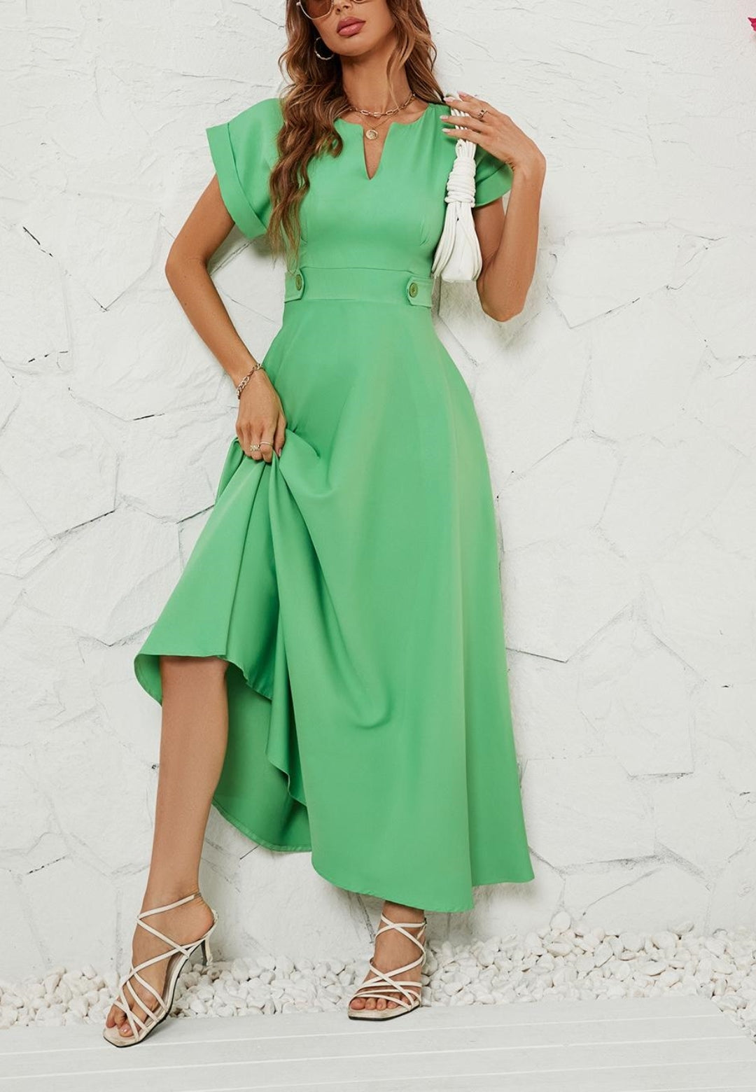 Vestido clásico con botones en la cintura