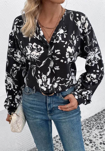 Camisa con cuello abotonado y estampado floral
