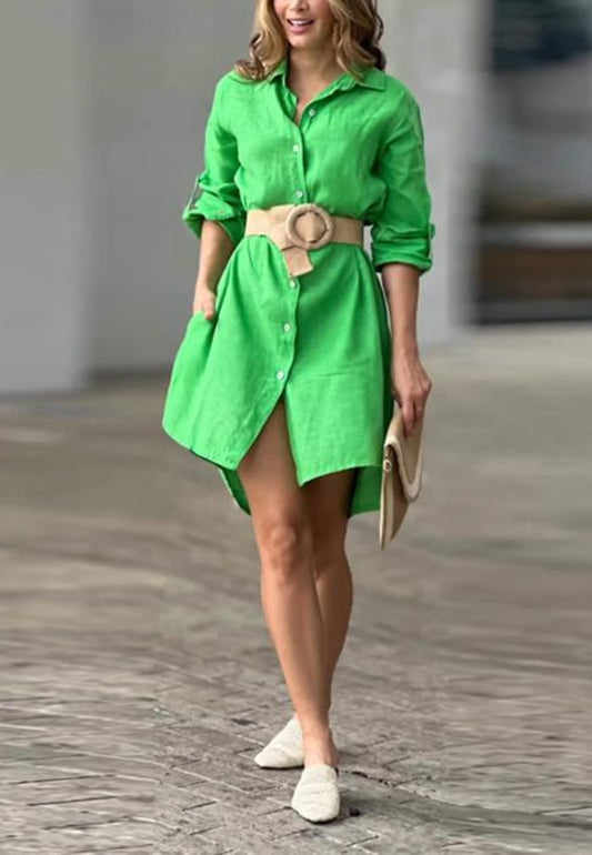 Vestido con botones y solapa enrollable