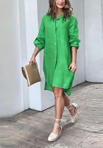 Vestido con botones y solapa enrollable