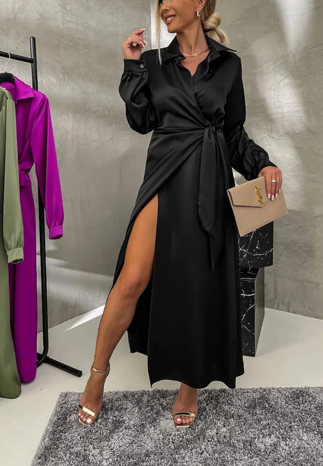 Vestido con dobladillo superpuesto y lazo lateral