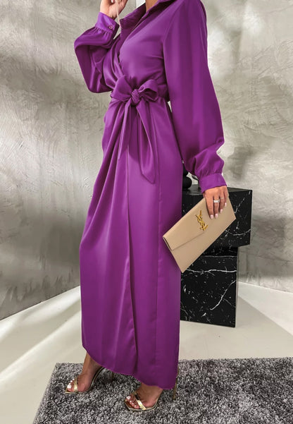 Vestido con dobladillo superpuesto y lazo lateral