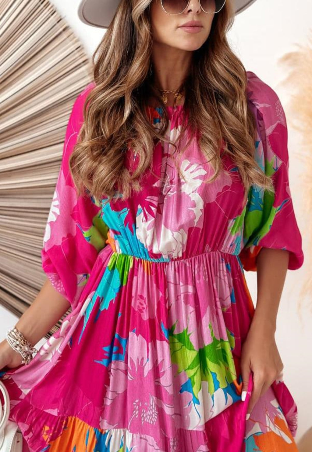 Vestido largo con hombros descubiertos y estampado floral multicolor