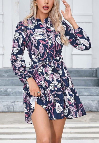 Vestido con botones y flores y cuello alto