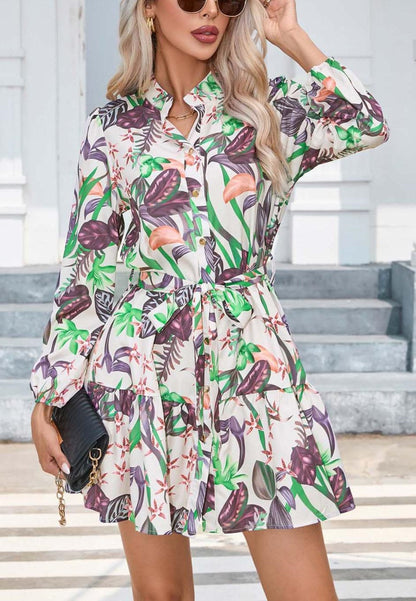 Vestido con botones y flores y cuello alto