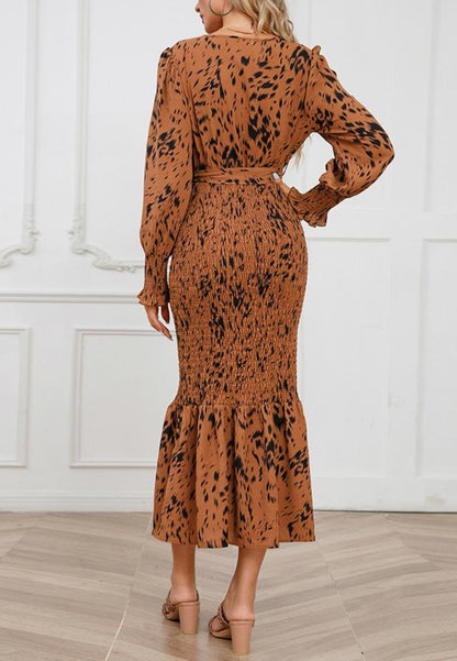 Vestido ajustado fruncido con estampado abstracto