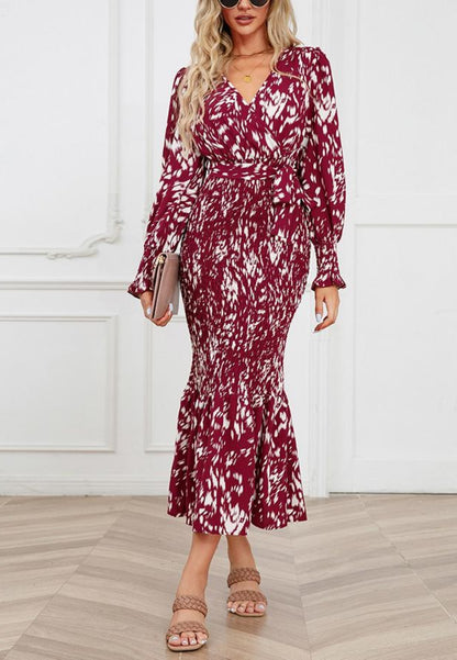Vestido ajustado fruncido con estampado abstracto