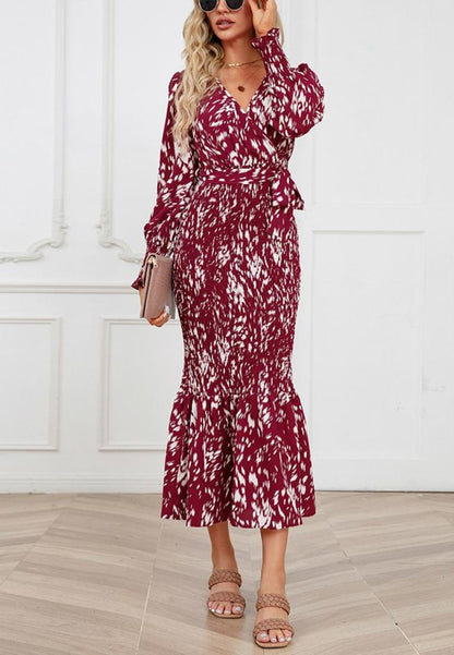 Vestido ajustado fruncido con estampado abstracto