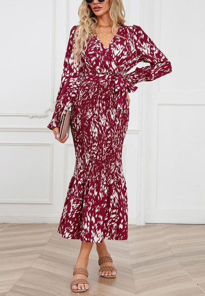 Vestido ajustado fruncido con estampado abstracto
