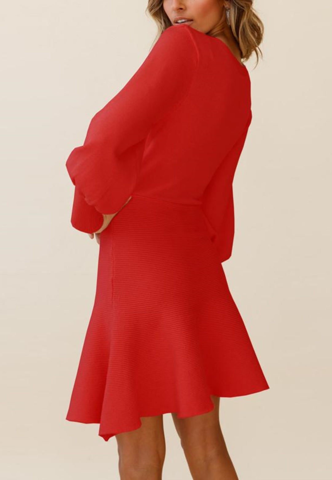 Vestido de punto acampanado con mangas de obispo