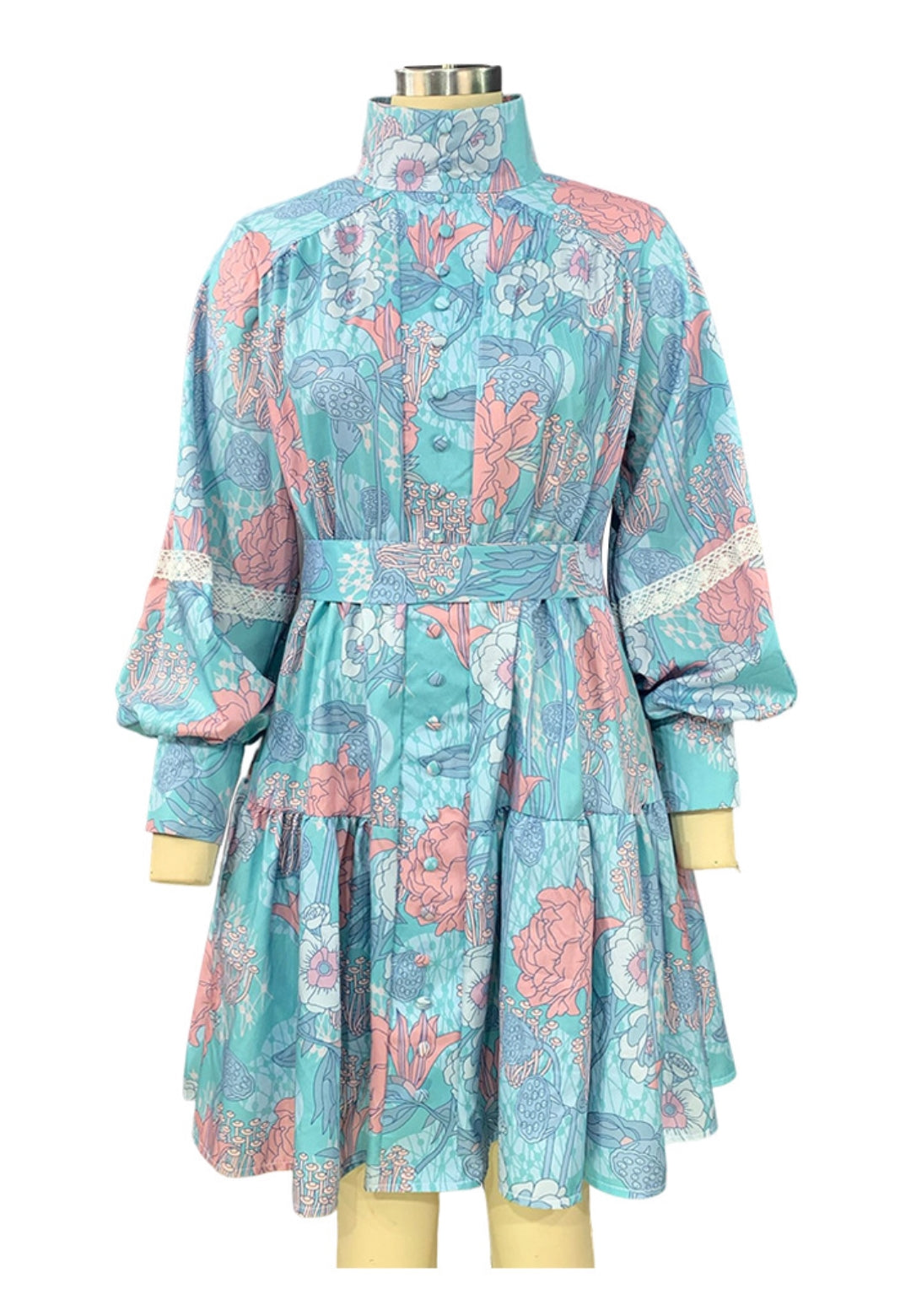 Vestido de cuello alto con mangas de obispo