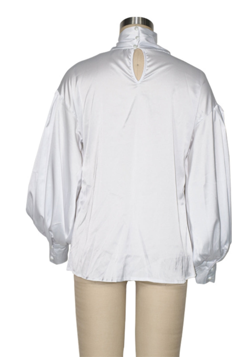 Blusa de satén con lazo en el cuello