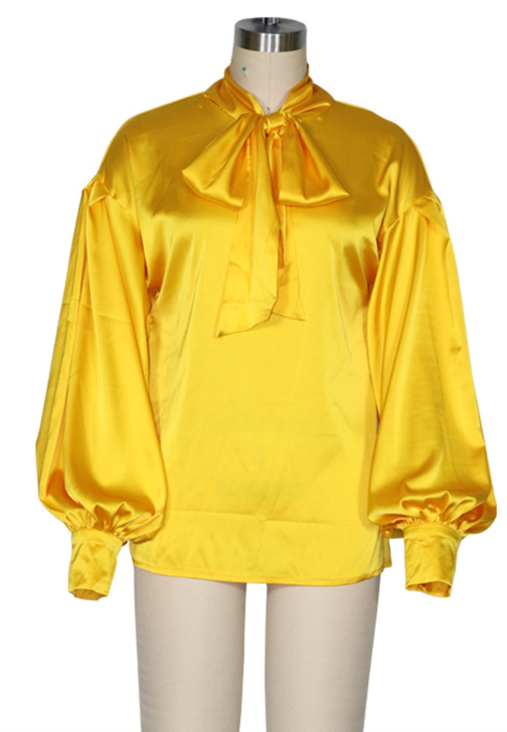 Blusa de satén con lazo en el cuello