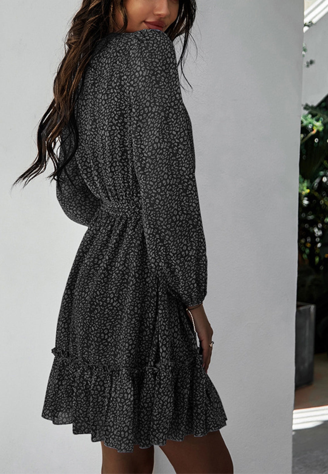 Vestido con estampado de leopardo y lazo en la cintura