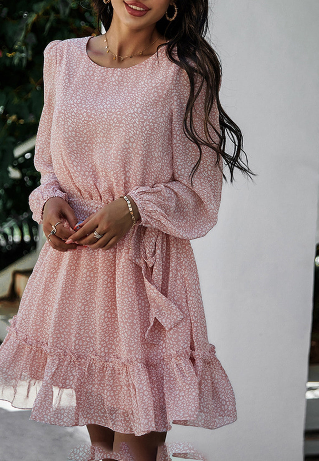 Vestido con estampado de leopardo y lazo en la cintura