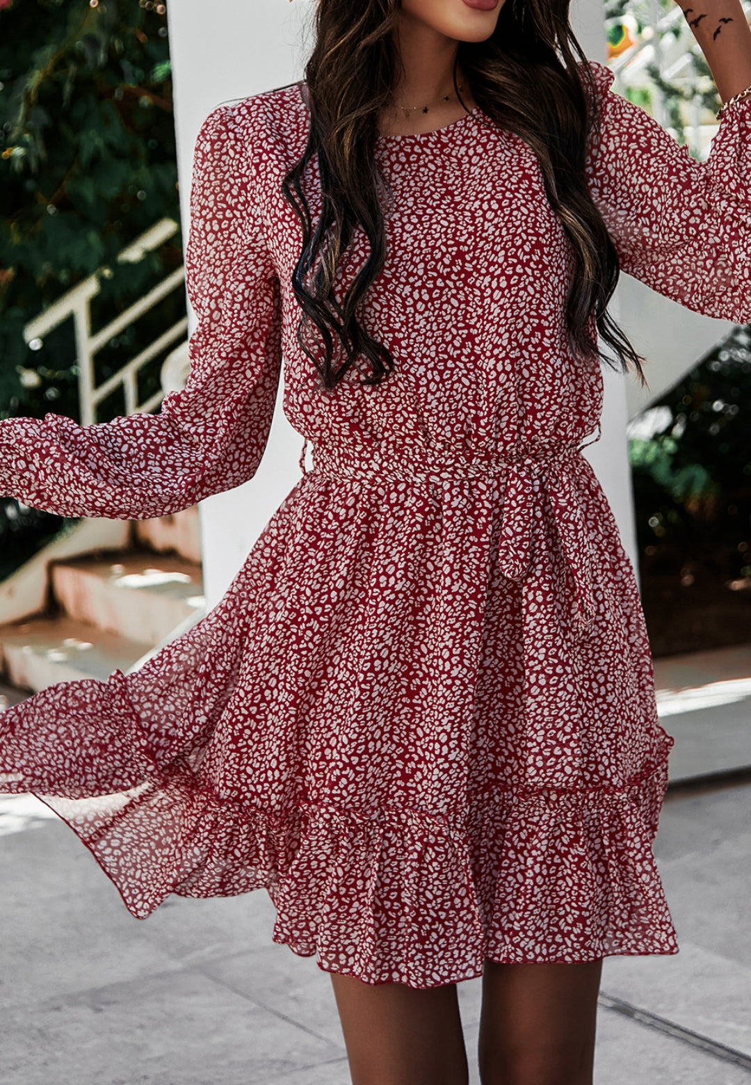 Vestido con estampado de leopardo y lazo en la cintura