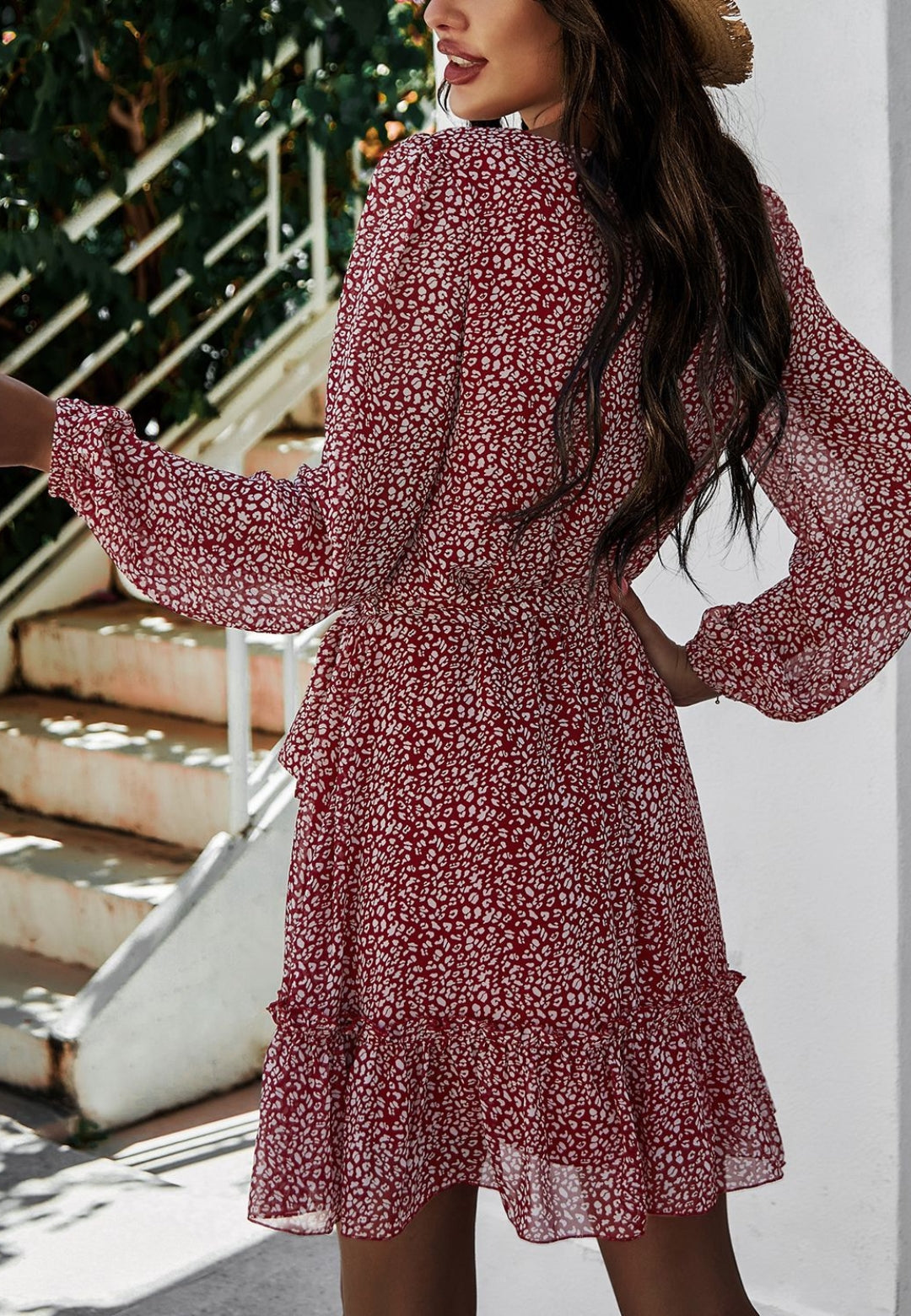 Vestido con estampado de leopardo y lazo en la cintura