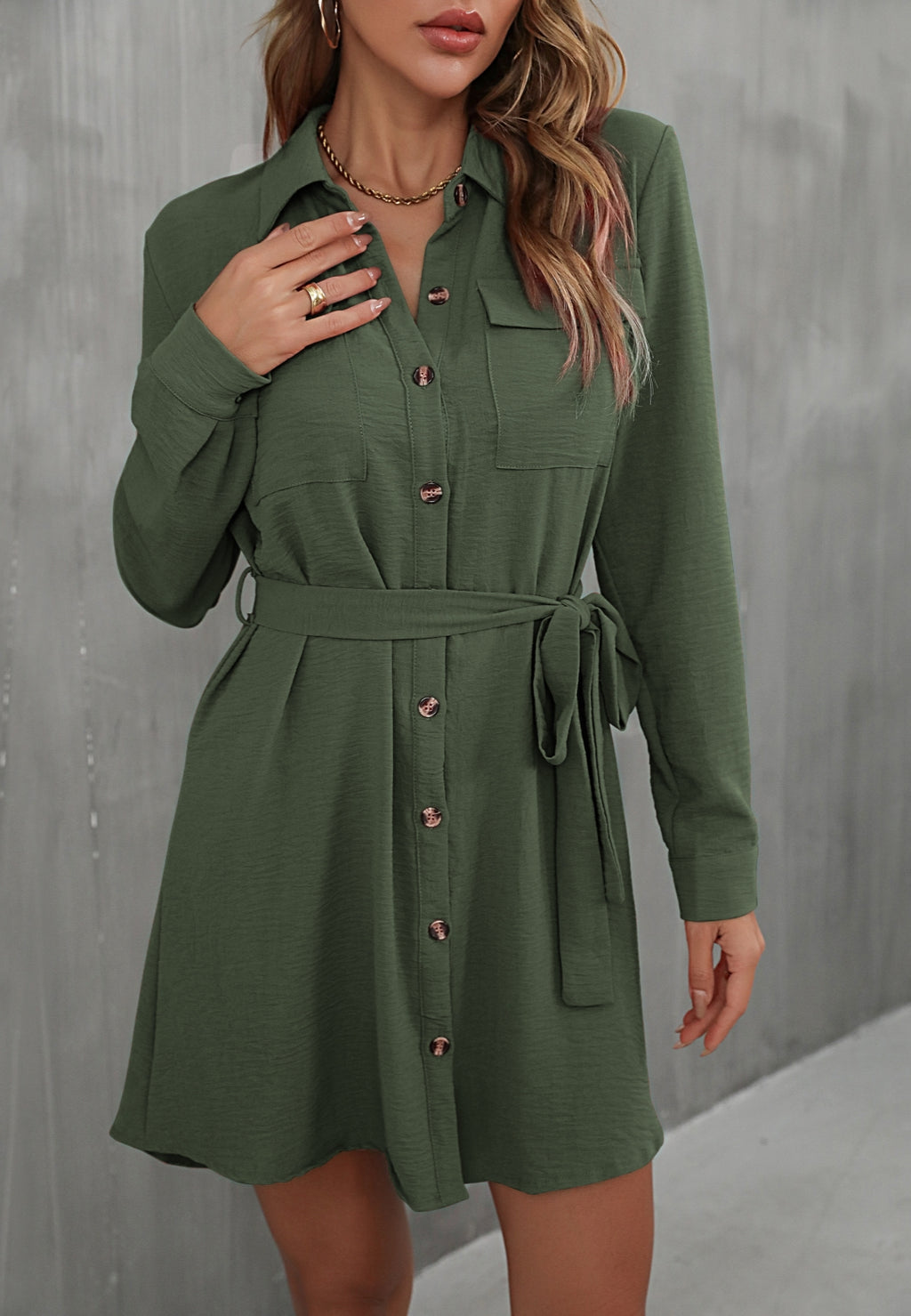 Vestido camisero con botones y cuello liso