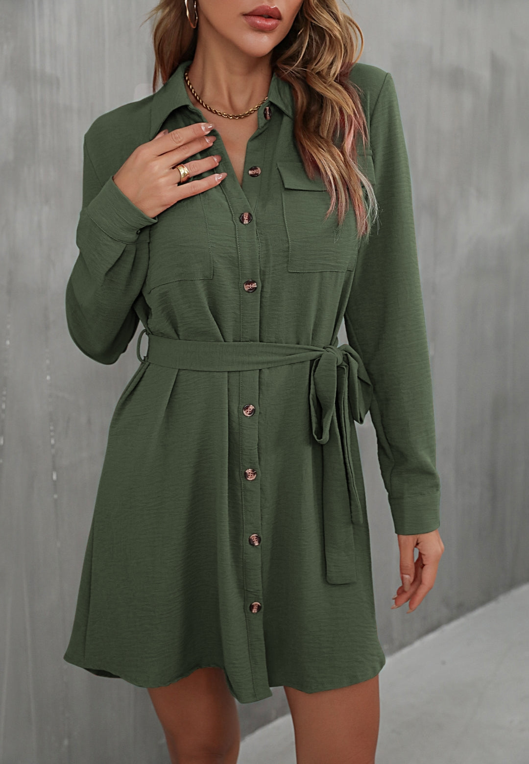 Vestido camisero con botones y cuello liso