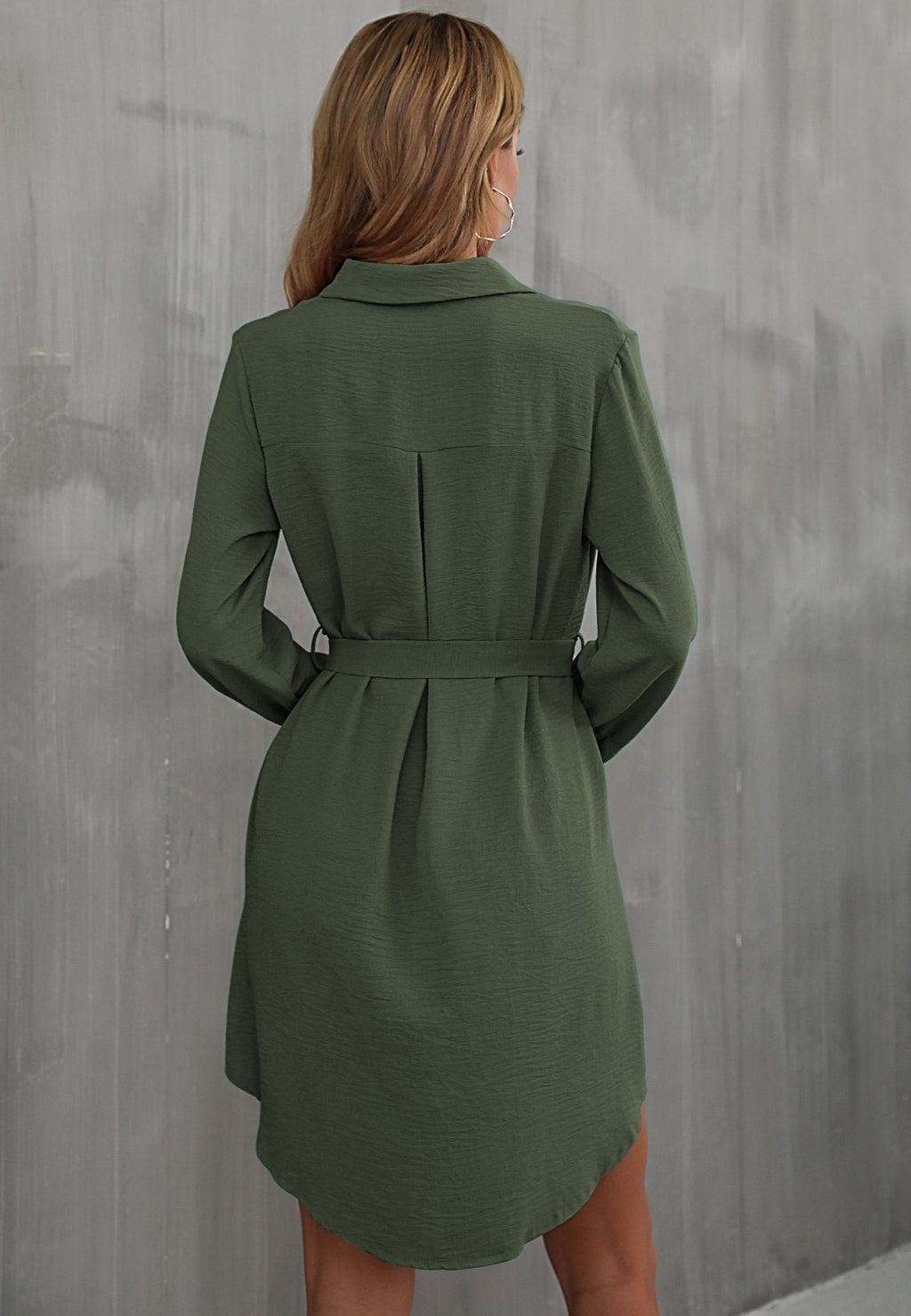 Vestido camisero con botones y cuello liso