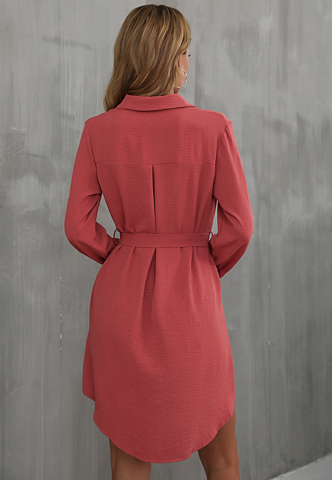 Vestido camisero con botones y cuello liso