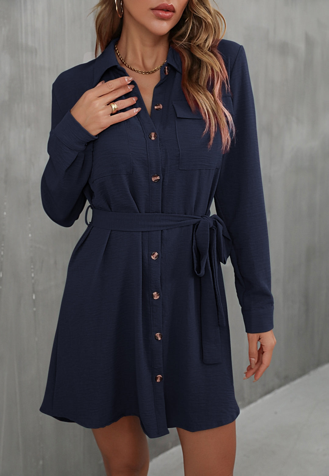 Vestido camisero con botones y cuello liso