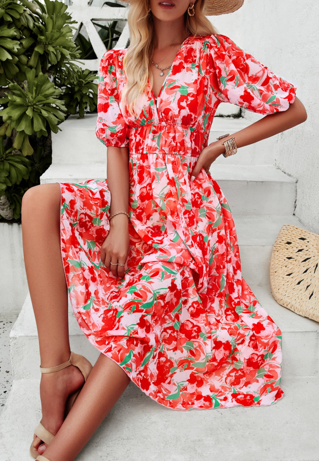 Vestido con escote en V y cintura elástica con estampado floral