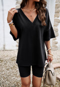 Camisa y pantalones cortos con escote en V a juego