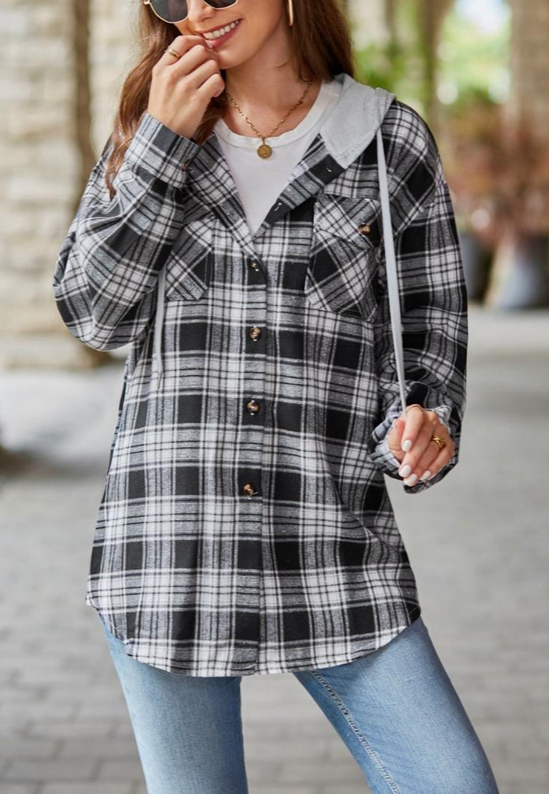 Chaqueta con capucha y estampado de cuadros