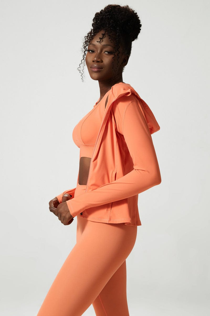 Chaqueta deportiva con capucha y cremallera