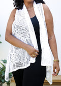 Chaleco tipo cárdigan tipo chal sin mangas con abertura frontal de crochet estilo bohemio de talla grande, color blanco