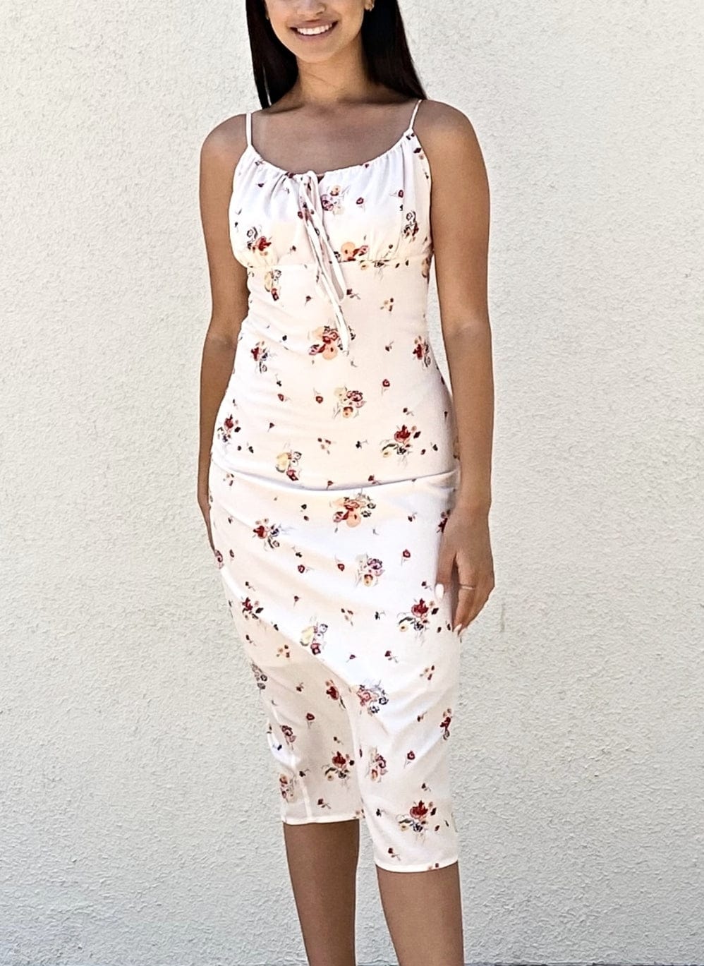 Vestido midi con nudo y estampado de flores ditsy 