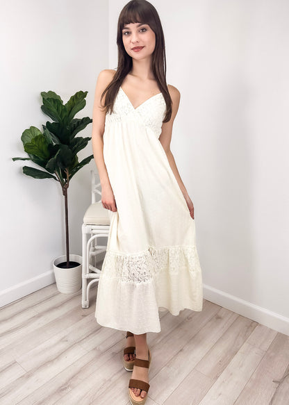 Sweetheart Neckline Clip Dot Lace Maxi Dress