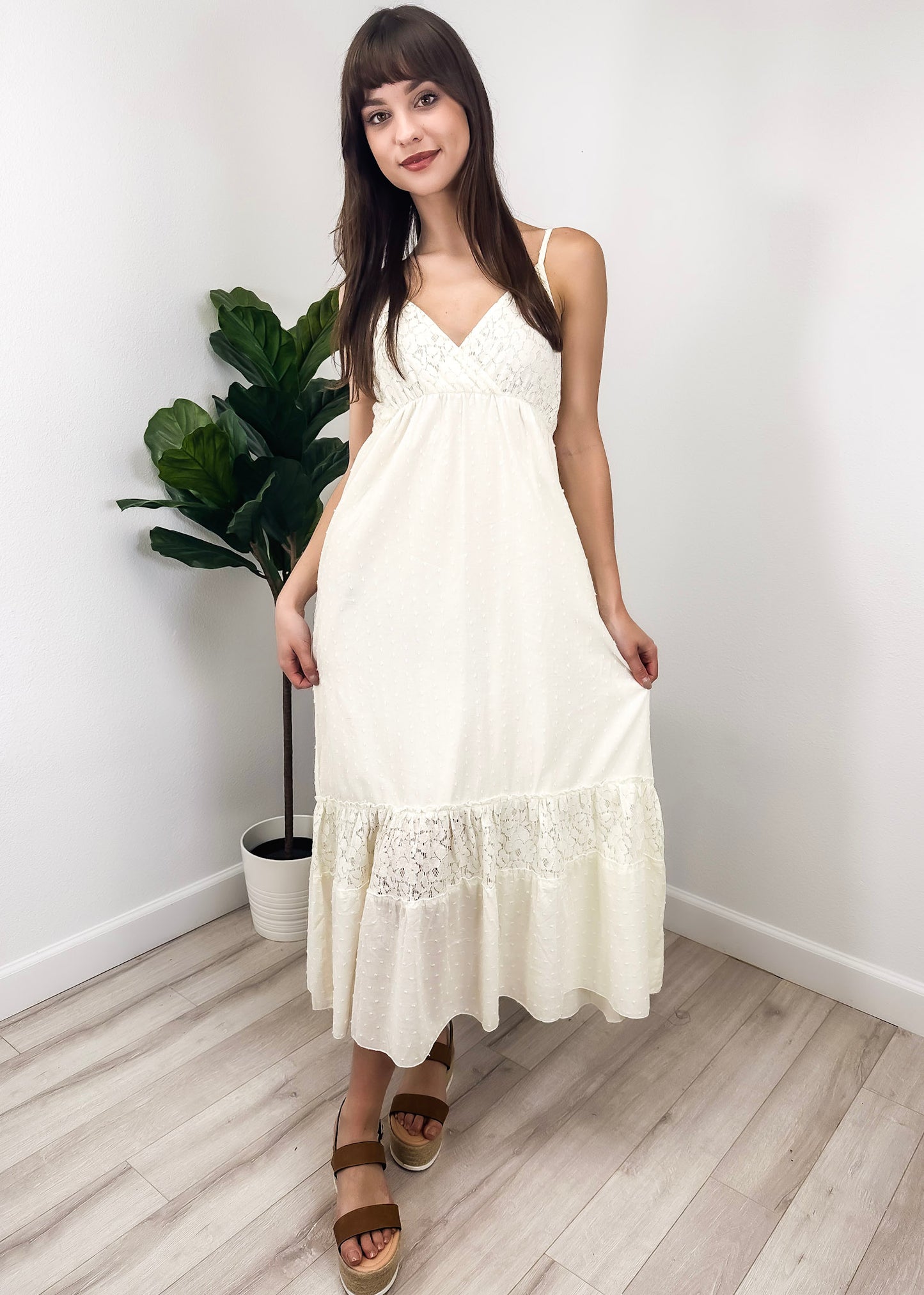 Sweetheart Neckline Clip Dot Lace Maxi Dress
