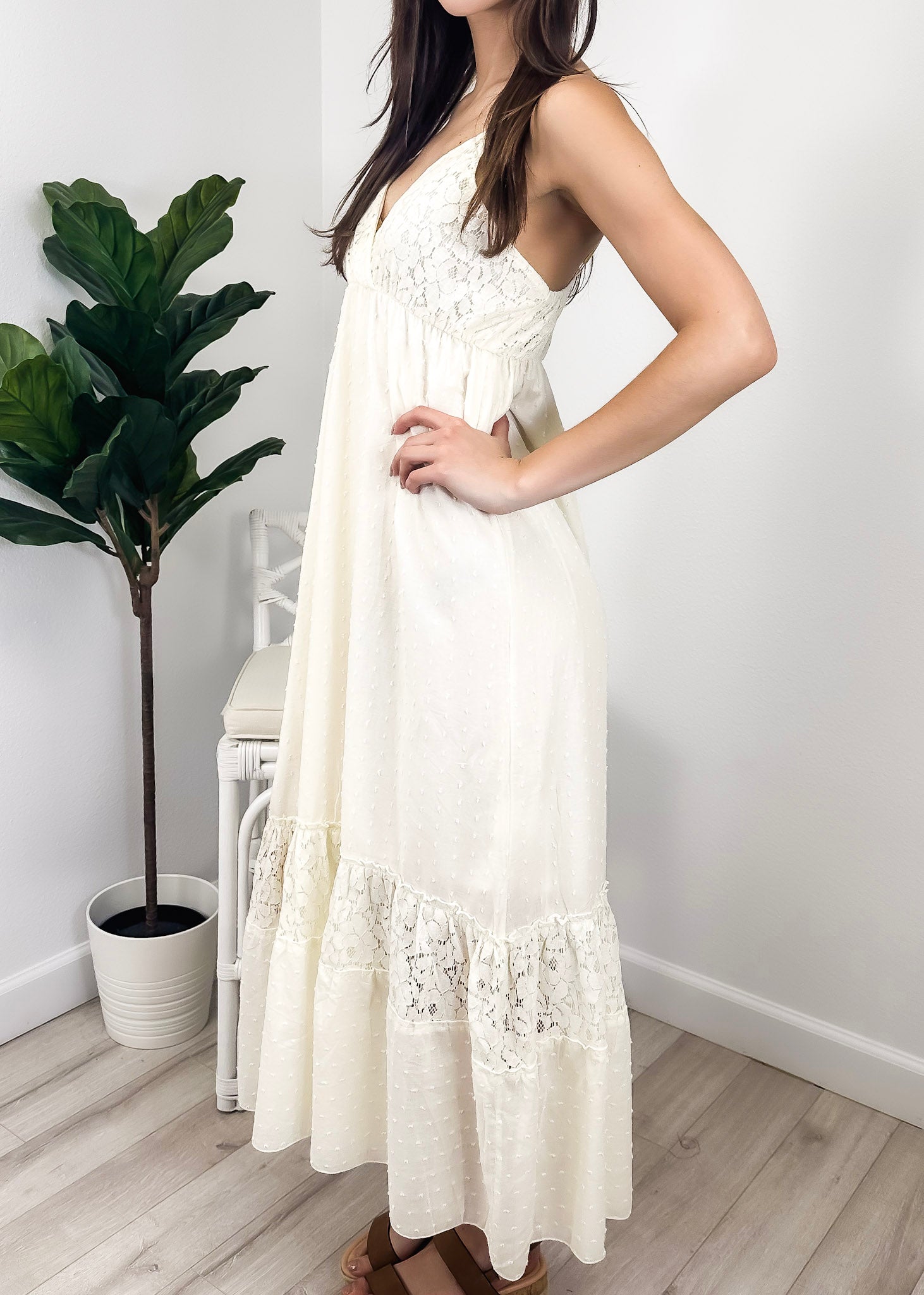 Sweetheart Neckline Clip Dot Lace Maxi Dress