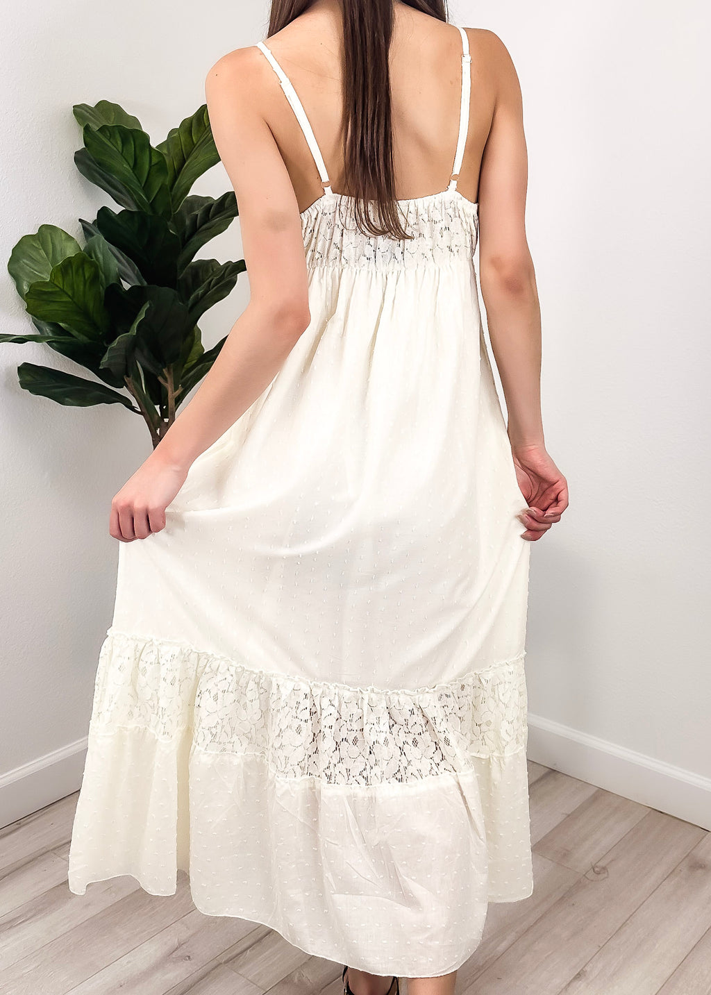 Sweetheart Neckline Clip Dot Lace Maxi Dress