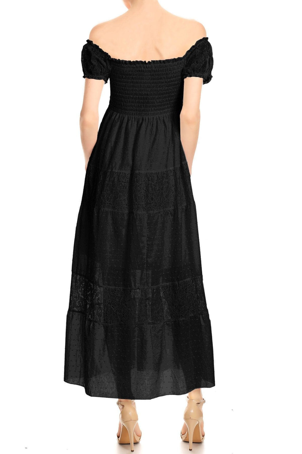 Vestido largo de encaje con hombros descubiertos