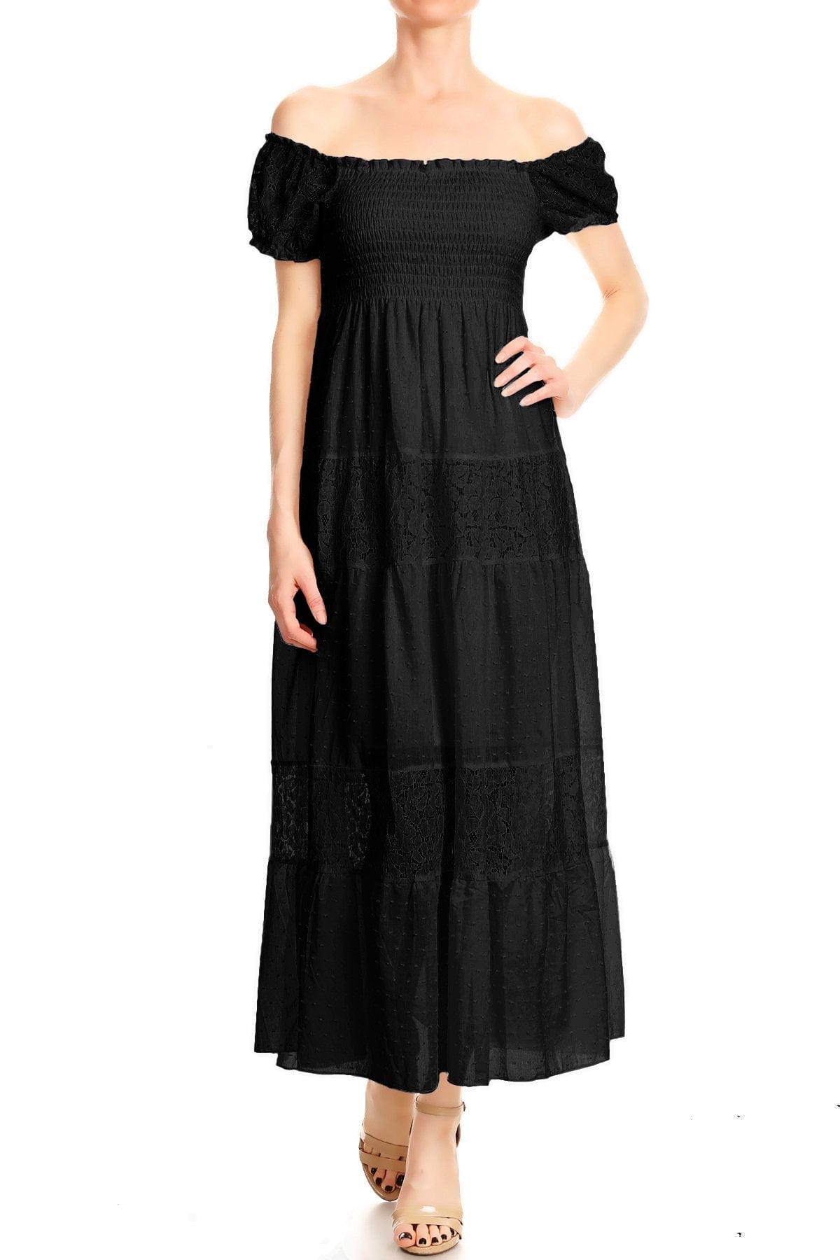 Vestido largo de encaje con hombros descubiertos