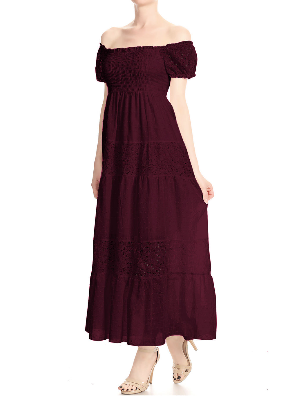 Vestido largo de encaje con hombros descubiertos